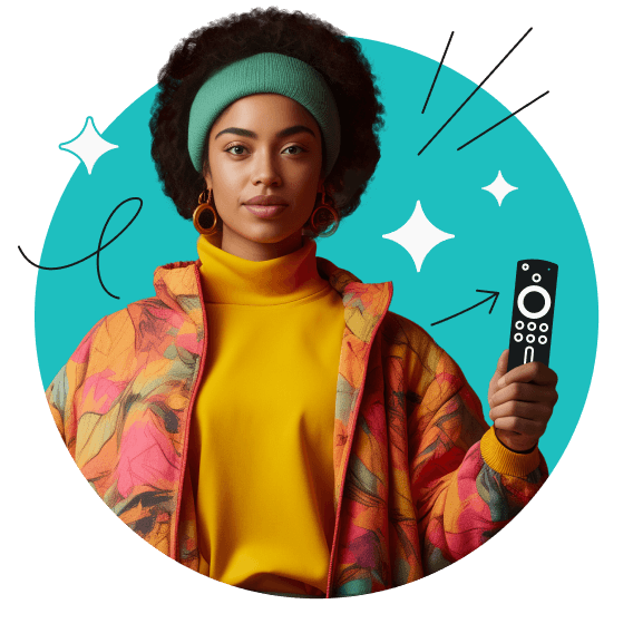 位戴着绿色头带、穿着黄色高领毛衣和印花夹克的女士手持Firestick遥控器